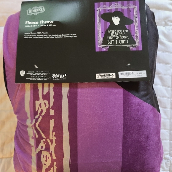 Lidia from Beetlejuice Fence throw NWT 🕷🧙🏻‍♀️🤩 - Picture 2 of 5